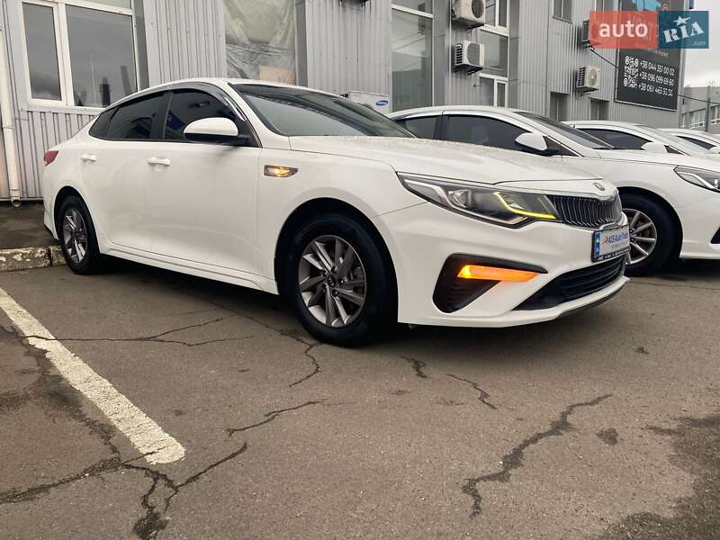 Седан Kia K5 2018 в Киеве