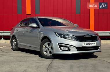 Седан Kia K5 2014 в Киеве