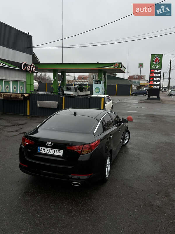 Седан Kia K5 2010 в Житомирі
