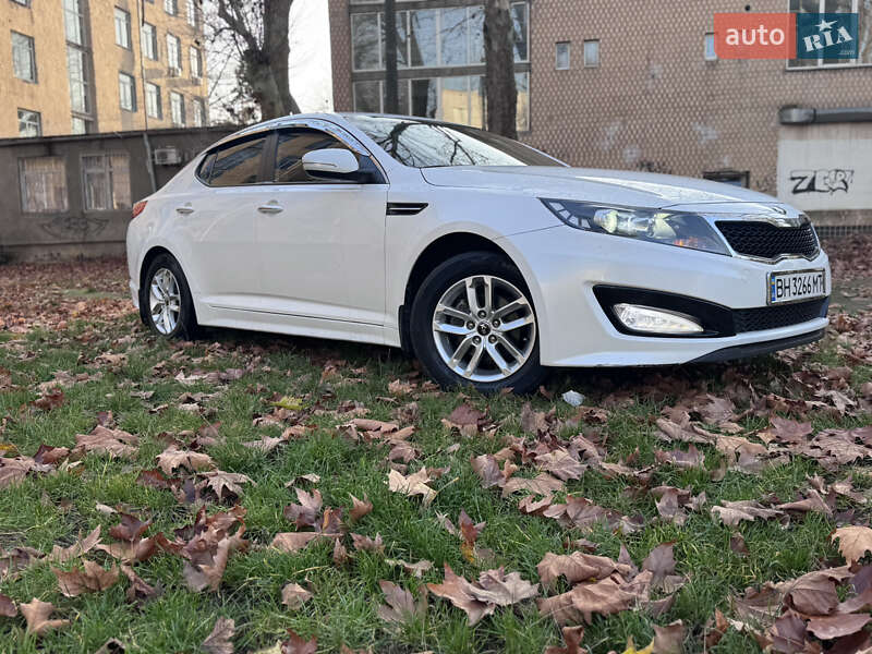 Седан Kia K5 2012 в Одесі
