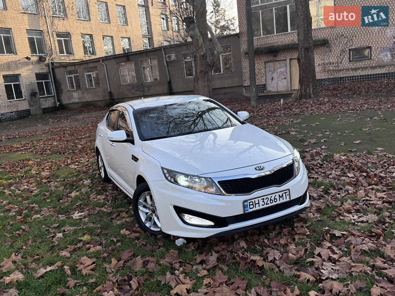 Седан Kia K5 2012 в Одесі