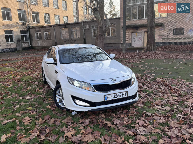 Седан Kia K5 2012 в Одесі