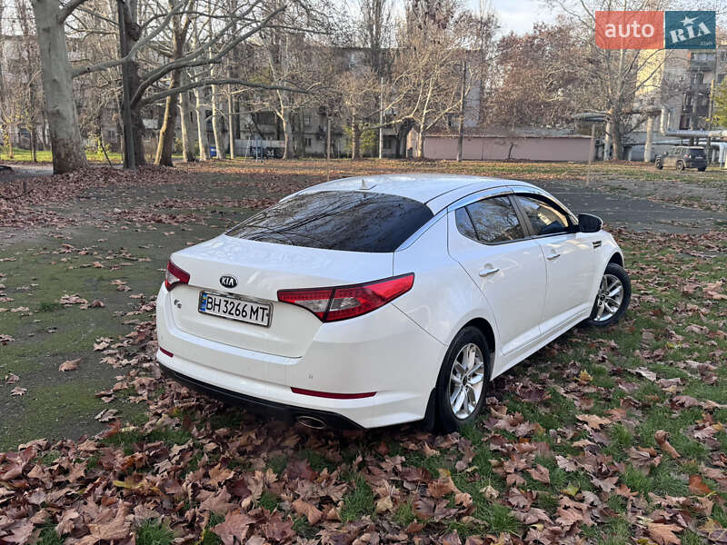 Седан Kia K5 2012 в Одесі