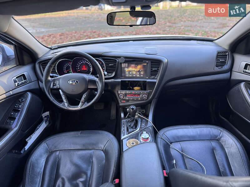 Седан Kia K5 2012 в Одесі