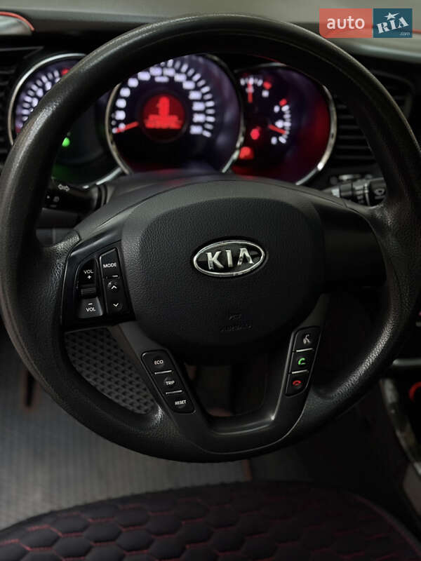 Седан Kia K5 2011 в Миколаєві