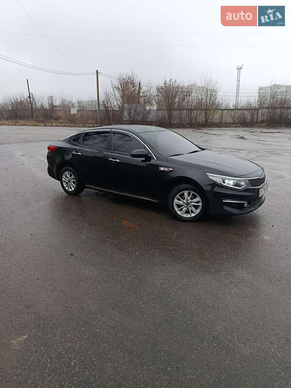 Седан Kia K5 2016 в Умані