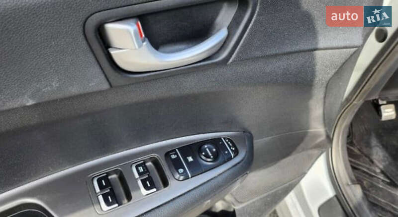 Седан Kia K5 2018 в Києві