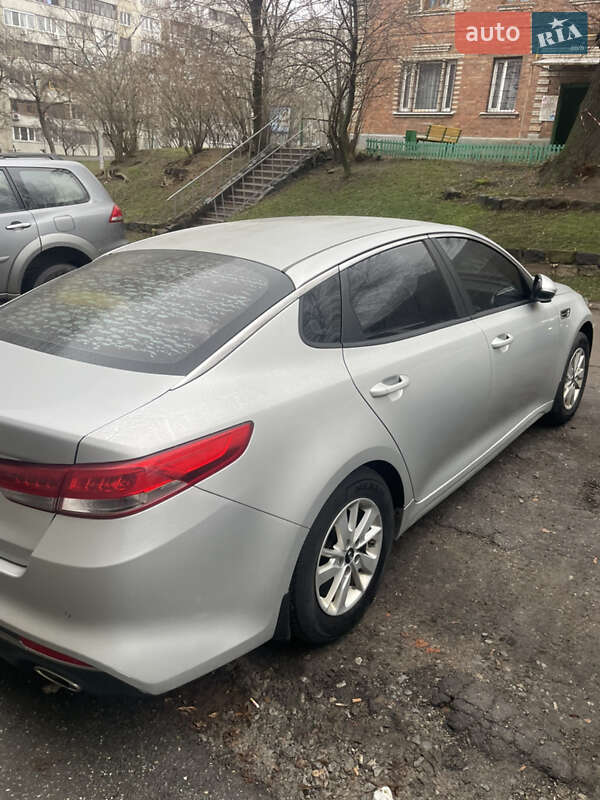 Седан Kia K5 2016 в Харькове