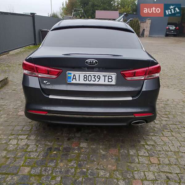 Седан Kia K5 2015 в Лановцах