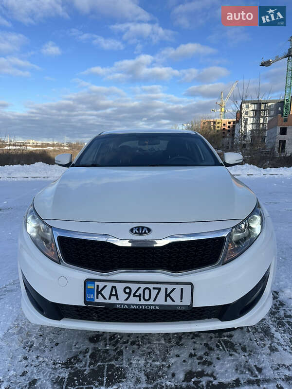 Седан Kia K5 2013 в Києві