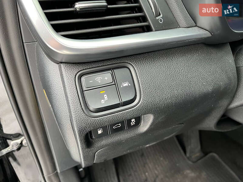 Седан Kia K5 2018 в Киеве