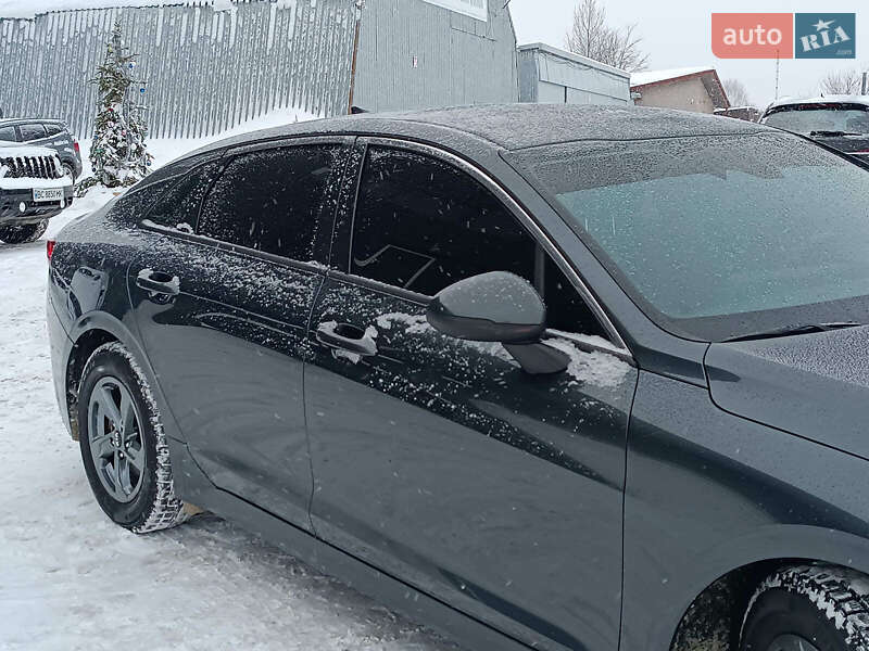 Седан Kia K5 2020 в Львове