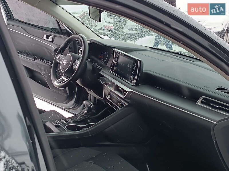 Седан Kia K5 2020 в Львове