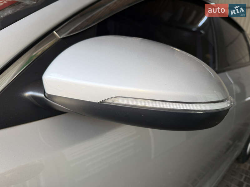 Седан Kia K5 2016 в Одессе