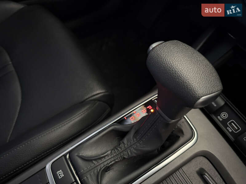 Седан Kia K5 2016 в Одессе