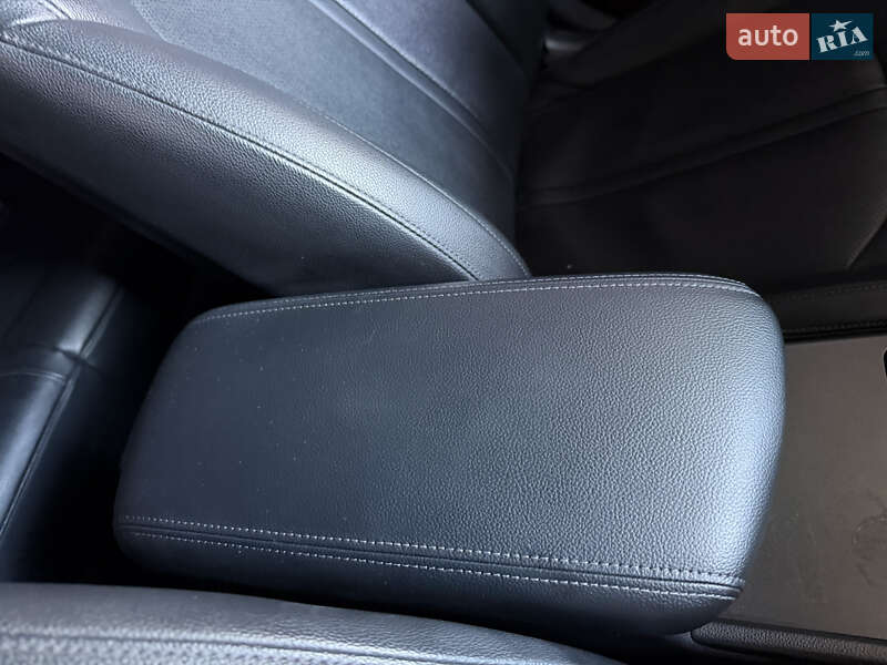 Седан Kia K5 2016 в Одессе