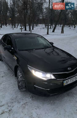 Седан Kia K5 2015 в Запоріжжі