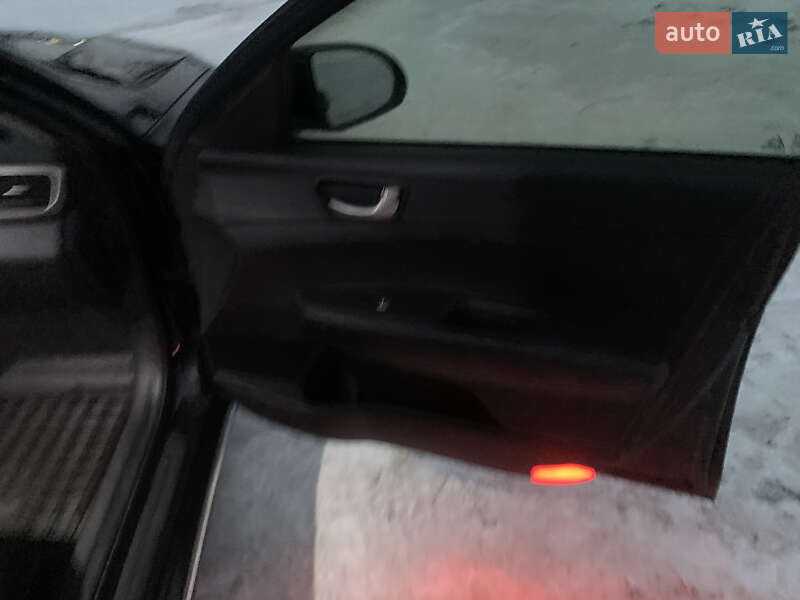 Седан Kia K5 2015 в Запоріжжі