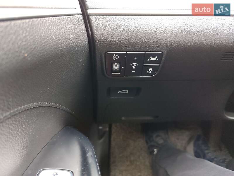 Седан Kia K5 2020 в Запорожье