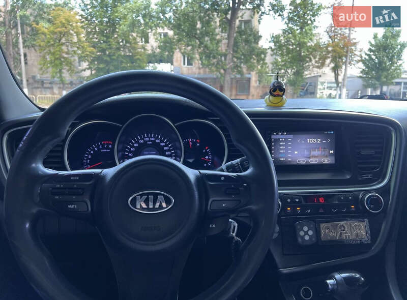 Седан Kia K5 2014 в Одессе