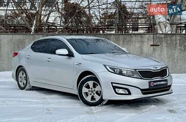 Седан Kia K5 2015 в Києві