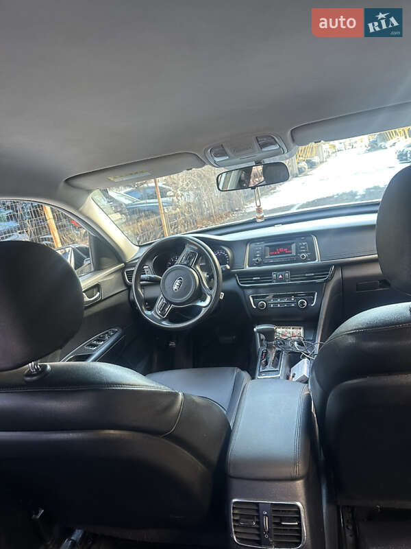 Седан Kia K5 2016 в Одессе
