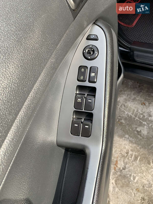 Седан Kia K5 2014 в Києві фото 26 Седан Kia K5 2014 в Києві