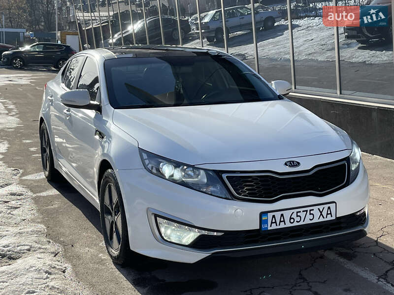 Седан Kia K5 2011 в Киеве