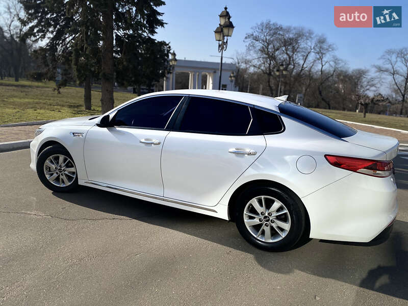 Седан Kia K5 2017 в Одесі