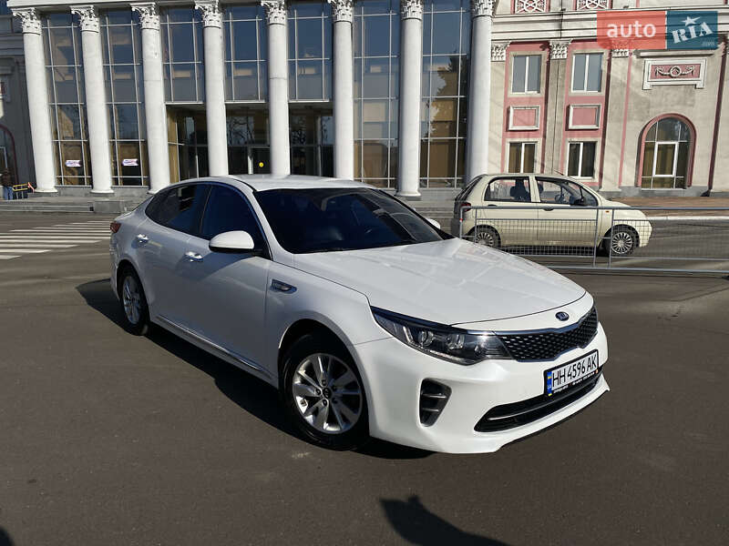 Седан Kia K5 2017 в Одесі