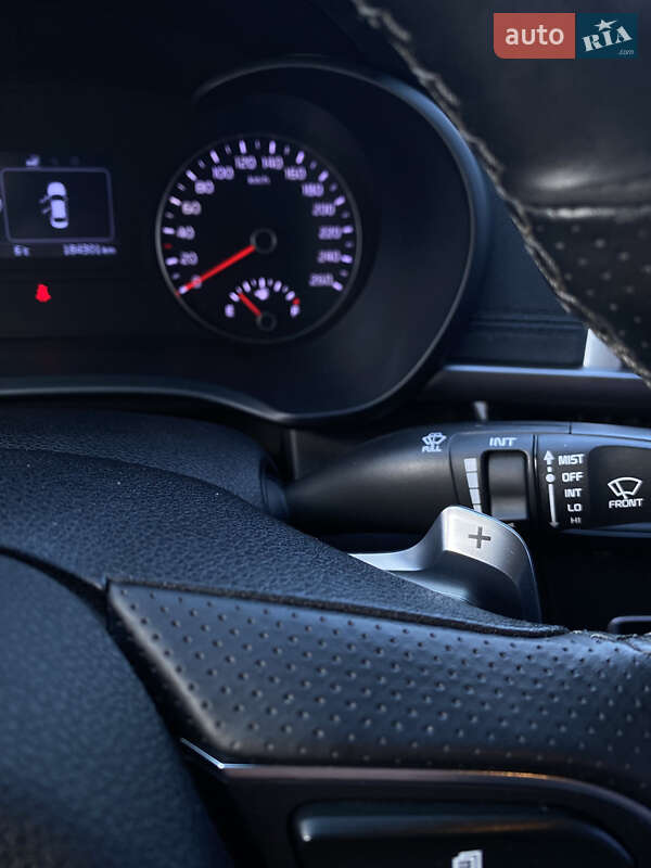 Седан Kia K5 2017 в Одесі