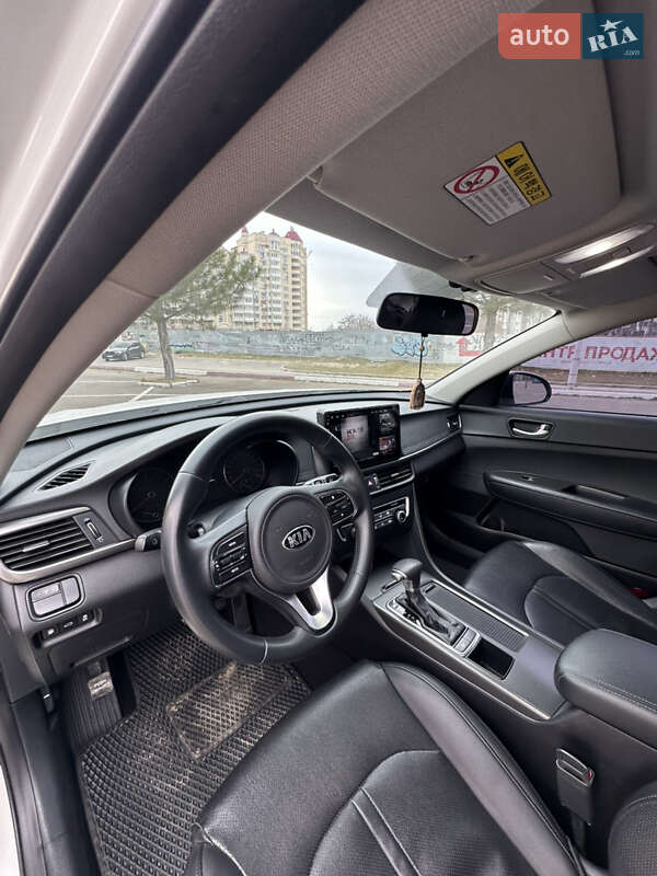 Седан Kia K5 2015 в Миколаєві