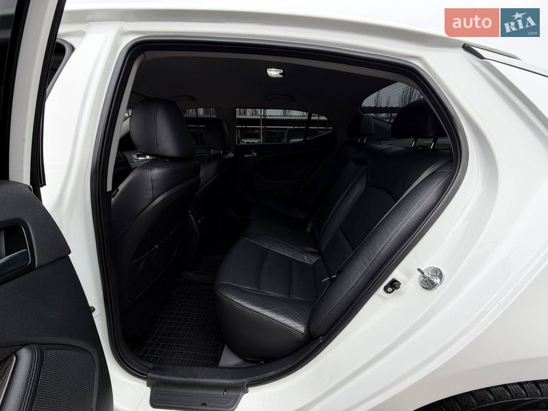 Седан Kia K5 2013 в Кривом Роге