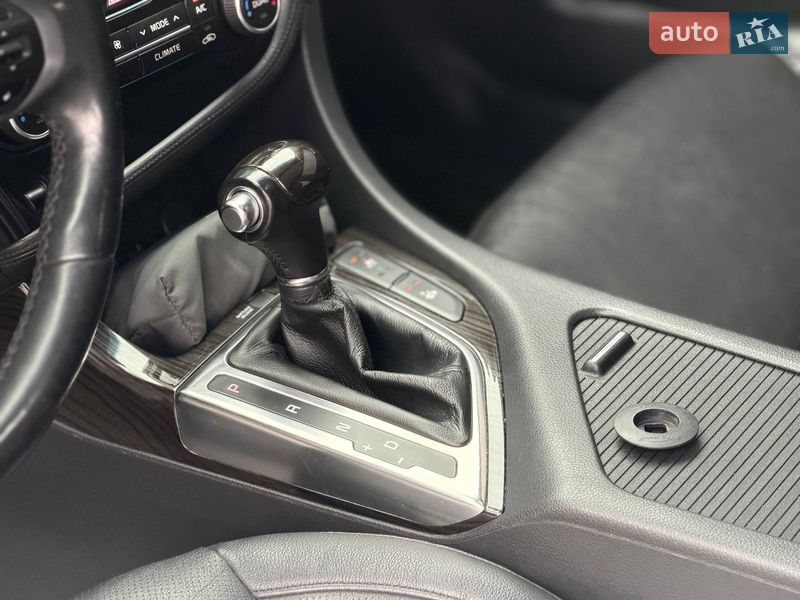 Седан Kia K5 2013 в Кривом Роге