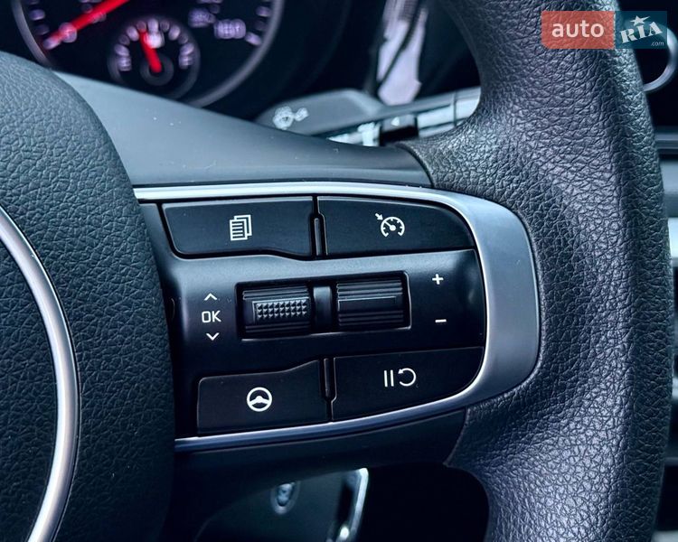 Седан Kia K5 2021 в Киеве