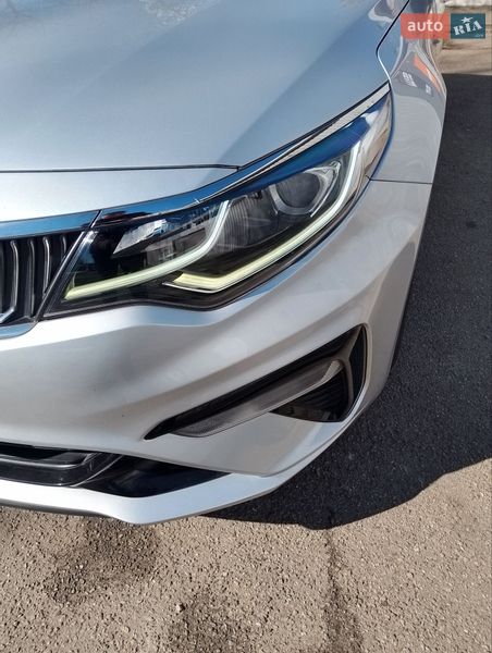 Седан Kia K5 2018 в Киеве