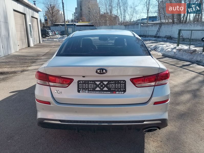 Седан Kia K5 2018 в Киеве