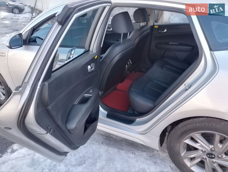 Седан Kia K5 2018 в Киеве