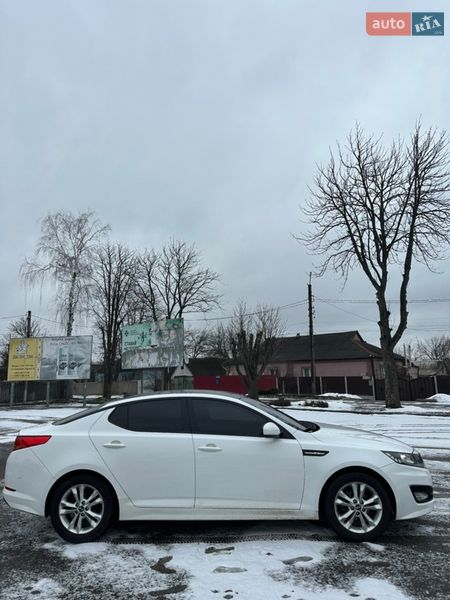Седан Kia K5 2011 в Первомайске