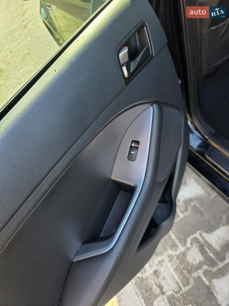 Седан Kia K5 2014 в Ірпені