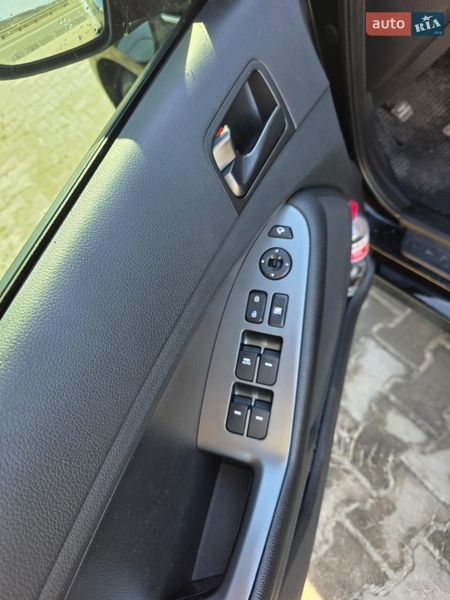 Седан Kia K5 2014 в Ірпені