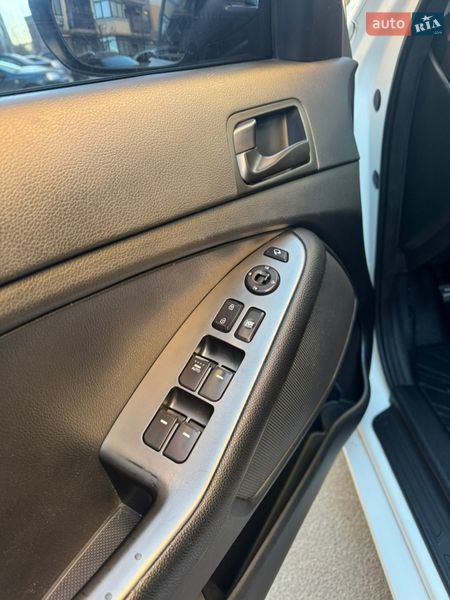 Седан Kia K5 2015 в Киеве