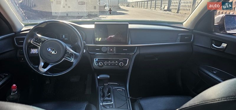 Седан Kia K5 2017 в Киеве