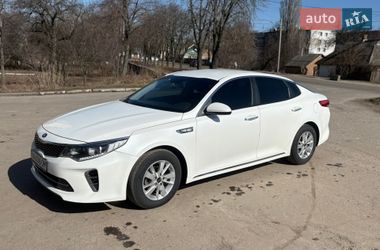 Седан Kia K5 2016 в Киеве