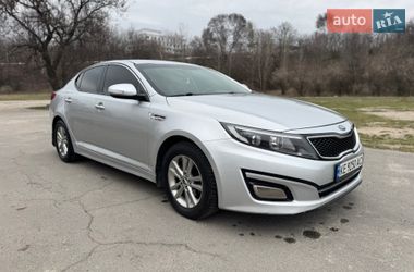 Седан Kia K5 2015 в Дніпрі