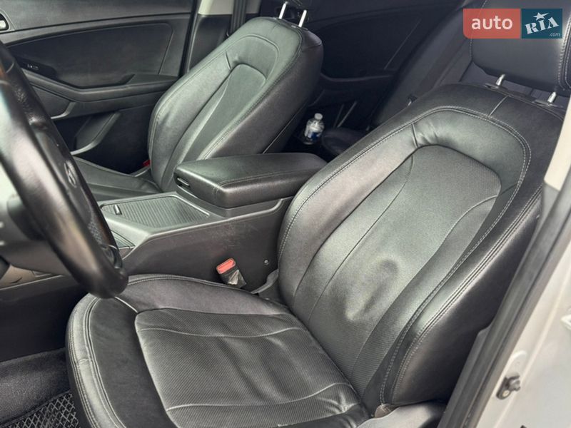 Седан Kia K5 2015 в Днепре