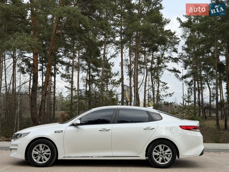 Седан Kia K5 2017 в Киеве