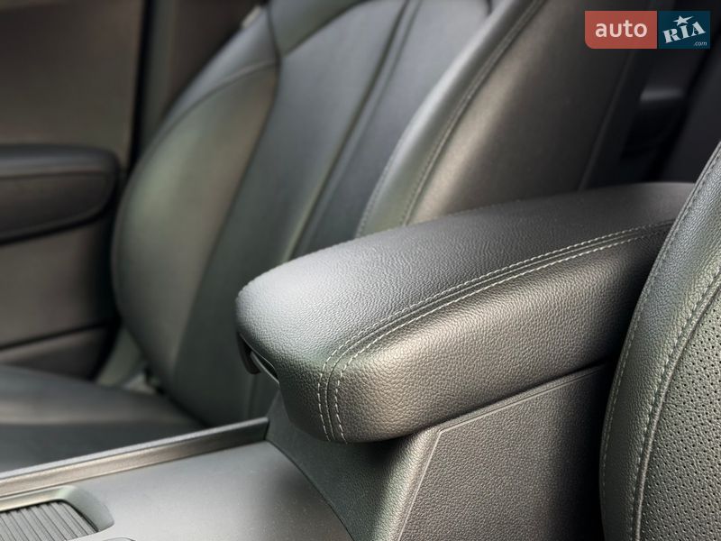 Седан Kia K5 2017 в Киеве