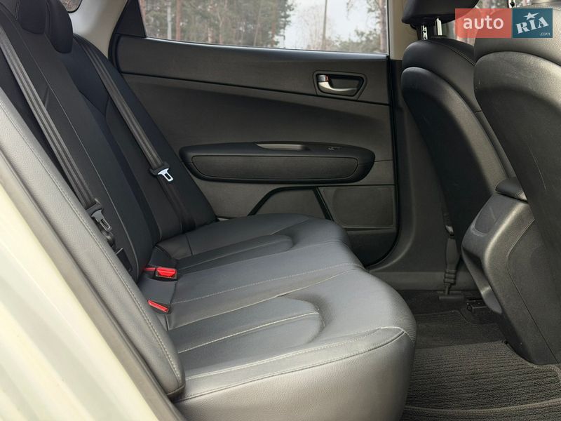 Седан Kia K5 2017 в Киеве