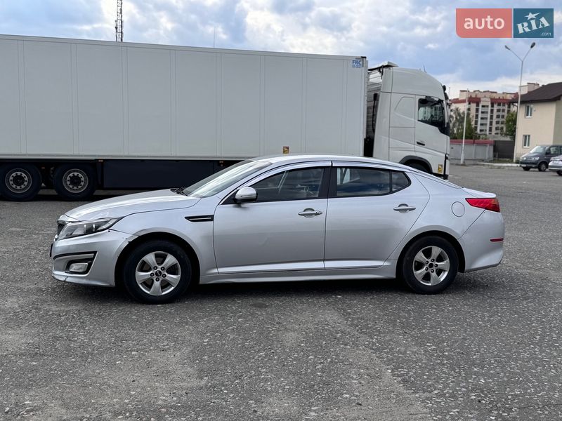 Седан Kia K5 2014 в Киеве